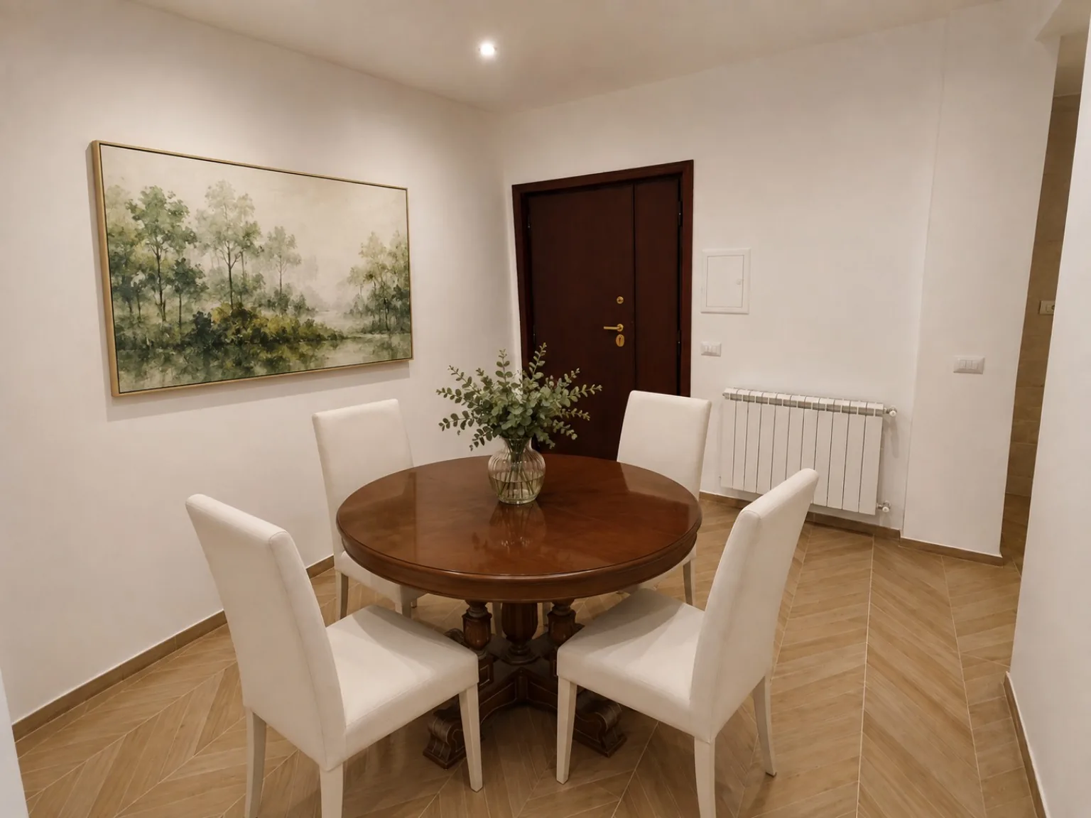 Ingresso comune con tavolo da pranzo